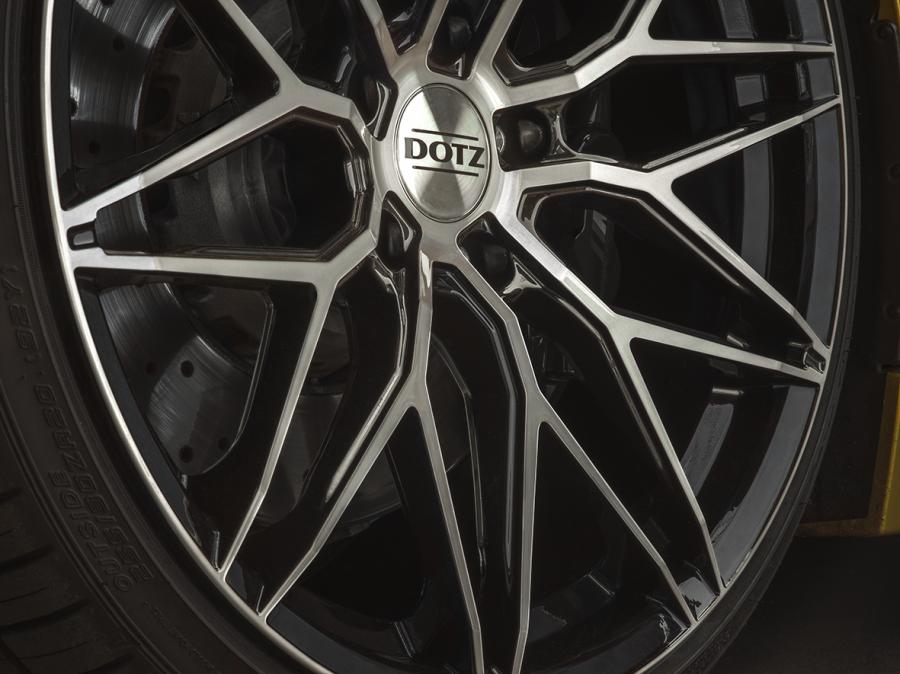 dotz suzuka dark bmw m4 imagepic07 cerchi in lega dotz suzuka dark visione dettaglio